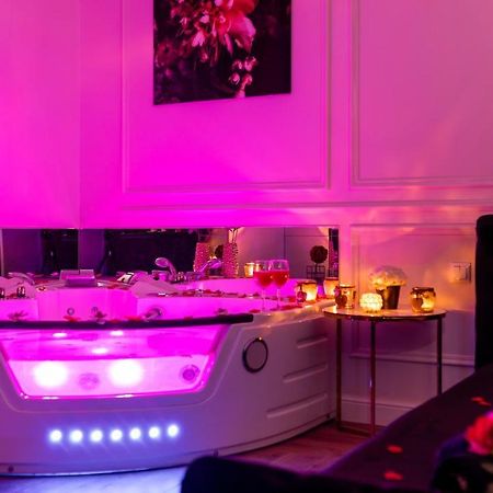 Vistula Boulevards Jacuzzi Apartment Cracovia Esterno foto